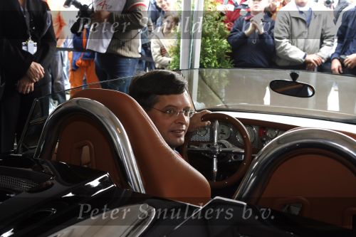Zandvoort 1 oktober 2006
A1 GP op zanvoort.
  Jan Peter Balkenende in Spyker cabrio