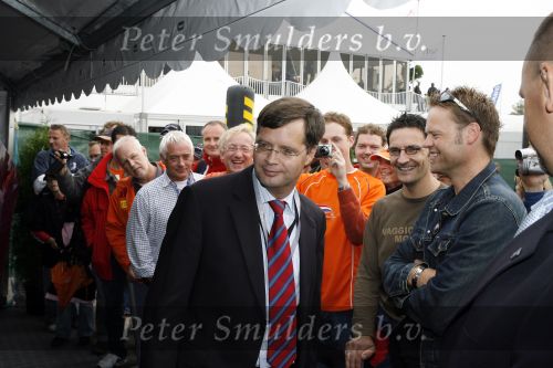 Zandvoort 1 oktober 2006
A1 GP op zanvoort.
  Jan Peter Balkenende bij Spyker cabrio
