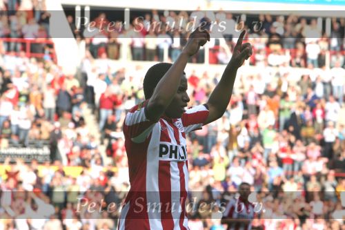 Eindhoven, 15 Oktober 2006 PSV-Roda JC, eindstand 4-1
Kompetitie Seizoen 2006/2007
Invaller Jefferson Farfan heeft weer zijn eerste doelpunt gescoor na een blessure
