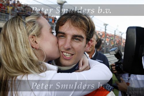 Zandvoort 1 oktober 2006
A1 Grand Prix op zandvoort
Jeroen Bleekemolen met vriendin kussend