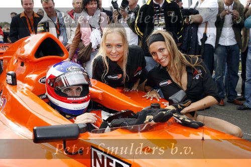 Zandvoort 1 oktober 2006
A1 Grand Prix op zandvoort
Jeroen Bleekemolen met stella Koedam Playseats
