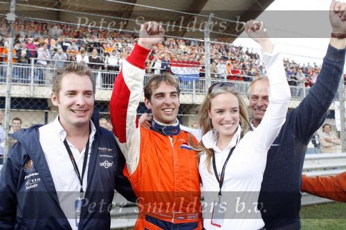 Zandvoort 1 oktober 2006
A1 Grand Prix op zandvoort
Jeroen Bleekemolen Michel Bleekemolen Sebastiaan Bleekemolen en vriendin