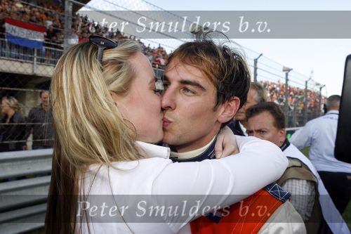 Zandvoort 1 oktober 2006
A1 Grand Prix op zandvoort
Jeroen Bleekemolen kussend met vriendin