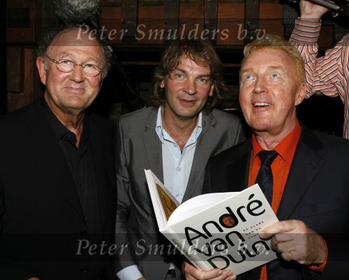 Amsterdam 11 oktober 2006
Presentatie boek Andre v Duin.
Joop v d Ende Mathijs v Nieuwkerk en Andre