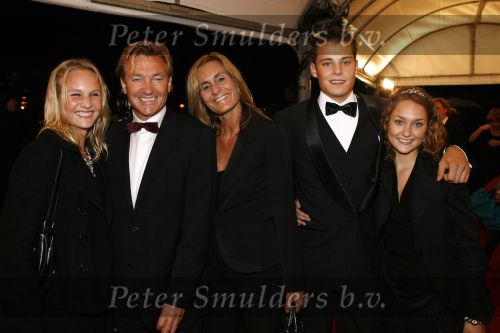 Utrecht 6 oktober 2006
Uitreiking gouden kalveren.
Laurens Klaver met zijn vrouw en dochters Melody Klaver en haar zus Kimberley Klaver