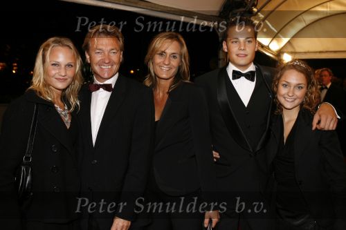 Utrecht 6 oktober 2006
Uitreiking gouden kalveren.
Laurens Klaver met zijn vrouw en dochters Melody Klaver en haar zus Kimberley Klaver