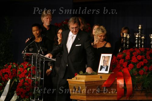 Zoetermeer 30 september 2006
Afscheidsdienst van de geluidsman van Lee Towers, Bas.
Leen 
Peter Smulders bv