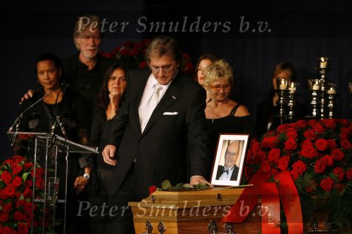 Zoetermeer 30 september 2006
Afscheidsdienst van de geluidsman van Lee Towers, Bas.
Leen 
Peter Smulders bv