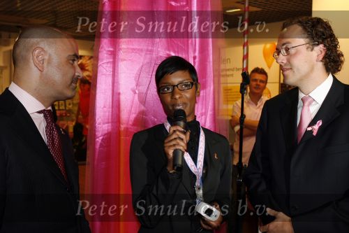 Amsterdam 5 oktober 2006
 Sylvana Simons Paul Wilkens en Marcel Timmerhuis bij presentatie Pink Ribbon Samsung en KPN.