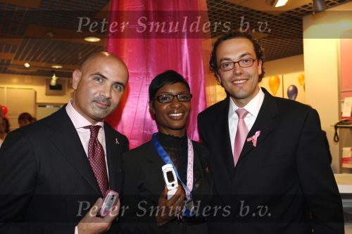 Amsterdam 5 oktober 2006
 Sylvana Simons Paul Wilkens en Marcel Timmerhuis bij presentatie Pink Ribbon Samsung en KPN.