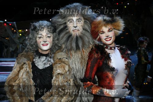 Rotterdam 7 oktober 2006
Premiere Cats in het nieuwe luxor.
Marco Bakker en Anita Meier en Anouk v Nes