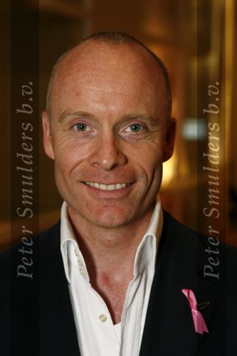 AMSTERDAM 2 OKTOBER 2006
Pink Ribbon in movenpick hotel
Mart Visser