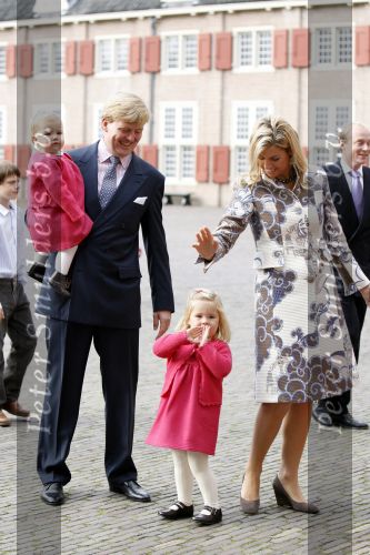 Apeldoorn 8 oktober 2006
Doop Prinses Leonore in het Loo in Apeldoorn.
Prinses Maxima met Prins Willem Alexander Prinses Alexia en Prinses Amalia