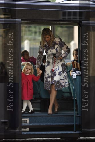 Apeldoorn 8 oktober 2006
Doop Prinses Leonore in het Loo in Apeldoorn.
Prinses Maxima met Prins Willem Alexander Prinses Alexia en Prinses Amalia