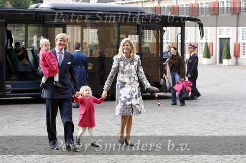 Apeldoorn 8 oktober 2006
Doop Prinses Leonore in het Loo in Apeldoorn.
Prinses Maxima met Prins Willem Alexander Prinses Alexia en Prinses Amalia