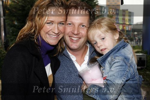 Amsterdam 6 oktober 2006
Premiere Winx club in pepsi stage.
Michiel Mol Paulien Huizinga en hun dochter Myrthe.