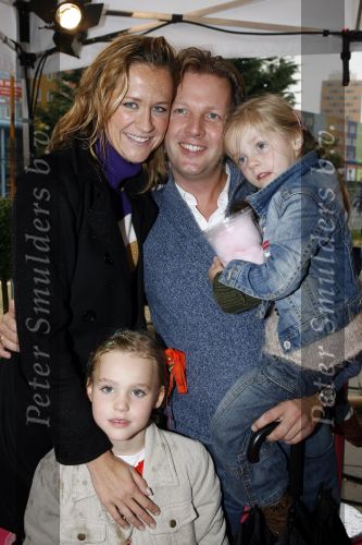 Amsterdam 6 oktober 2006
Premiere Winx club in pepsi stage.
Michiel Mol Paulien Huizinga en hun dochter Myrthe.