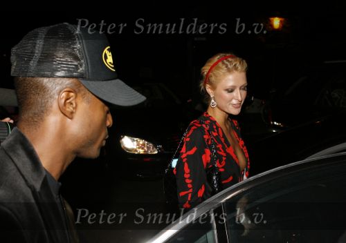 Amsterdam 27 september 2006
Paris Hilton verlaat the Mansion waar ze gegeten heeft.