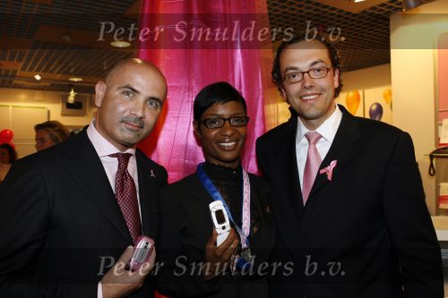 Amsterdam 5 oktober 2006
 Sylvana Simons Paul Wilkens en Marcel Timmerhuis bij presentatie Pink Ribbon Samsung en KPN.