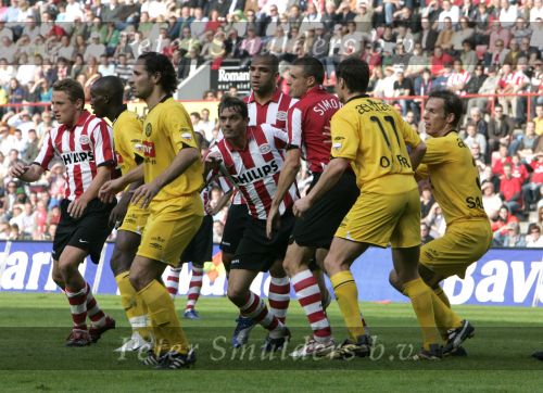 Eindhoven, 20 Oktober 2006 
Kompetitiewedstrijd PSV-Roda JC Seizoen 2006/2007
Eindstand 4-1
Phillip Cocu temidden van zijn ploeggenoten Alex PSV  en Timmy Simons