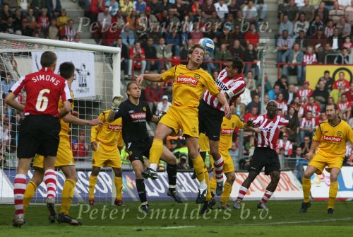 Eindhoven, 20 Oktober 2006 
Kompetitiewedstrijd PSV-Roda JC Seizoen 2006/2007
Eindstand 4-1
Phillip Cocu probeert koppend te scoren