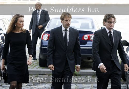 Rotterdam 16 september 2006
Herdenkingsdienst voor hr v Vollenhoven in Hulskamp gebouw.
Prins Floris Prinses Aimee en Prins Bernhard jr