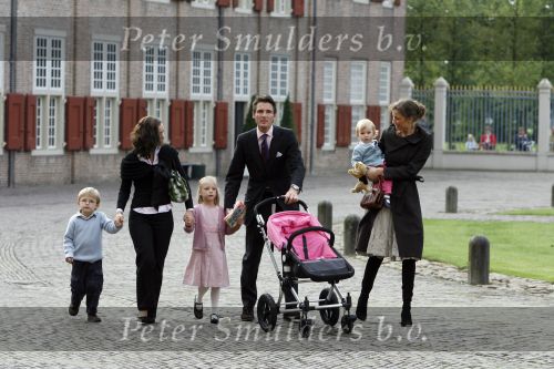Apeldoorn 8 oktober 2006
Doop Prinses Leonore in het Loo in Apeldoorn.
Prinses Marilenen Prins Maurits met hun kinderen Prinses Anna Prins Lucas en Prinses Felicia met hun aupair  
Peter Smulders bv
