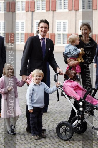 Apeldoorn 8 oktober 2006
Doop Prinses Leonore in het Loo in Apeldoorn.
Prinses Marilenen Prins Maurits met hun kinderen Prinses Anna Prins Lucas en Prinses Felicia met hun aupair  
Peter Smulders bv