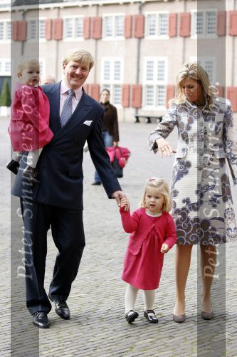 Apeldoorn 8 oktober 2006
Doop Prinses Leonore in het Loo in Apeldoorn.
Prinses Maxima met Prins Willem Alexander Prinses Alexia en Prinses Amalia