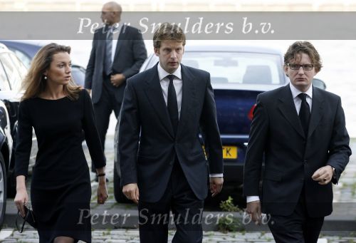 Rotterdam 16 september 2006
Herdenkingsdienst voor hr v Vollenhoven in Hulskamp gebouw.
Prins Floris Prinses Aimee en Prins Bernhard jr