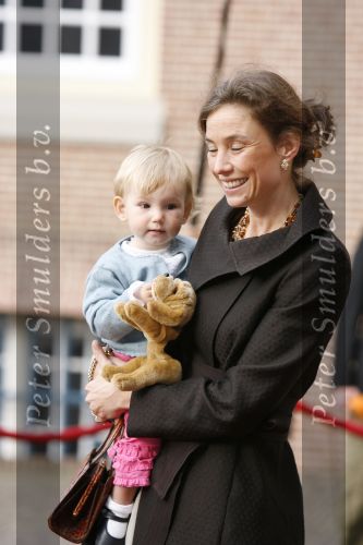 Apeldoorn 8 oktober 2006
Doop Prinses Leonore in het Loo in Apeldoorn.
Prinses Marilenen Prins Maurits met hun kinderen Prinses Anna Prins Lucas en Prinses Felicia met hun aupair  
Peter Smulders bv