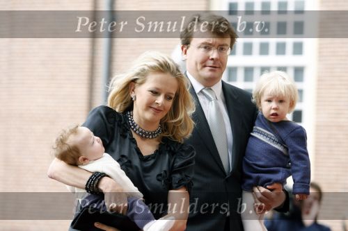 Apeldoorn 8 oktober 2006
Doop Prinses Leonore in het Loo in Apeldoorn.
Prinses Mabel en Prins Constantijn met hun kinderen Luana en Zaria
Peter Smulders bv