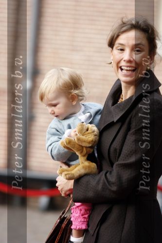 Apeldoorn 8 oktober 2006
Doop Prinses Leonore in het Loo in Apeldoorn.
Prinses Marilenen Prins Maurits met hun kinderen Prinses Anna Prins Lucas en Prinses Felicia met hun aupair  
Peter Smulders bv