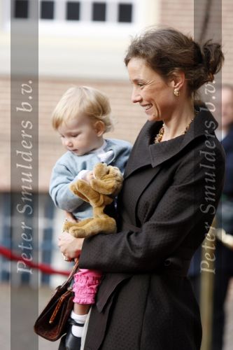 Apeldoorn 8 oktober 2006
Doop Prinses Leonore in het Loo in Apeldoorn.
Prinses Marilenen Prins Maurits met hun kinderen Prinses Anna Prins Lucas en Prinses Felicia met hun aupair  
Peter Smulders bv
