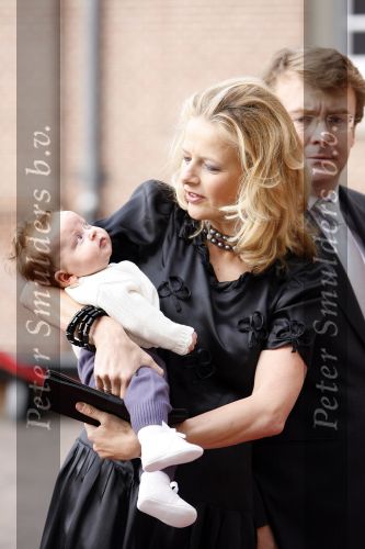 Apeldoorn 8 oktober 2006
Doop Prinses Leonore in het Loo in Apeldoorn.
Prinses Mabel en Prins Constantijn met hun kinderen Luana en Zaria
Peter Smulders bv