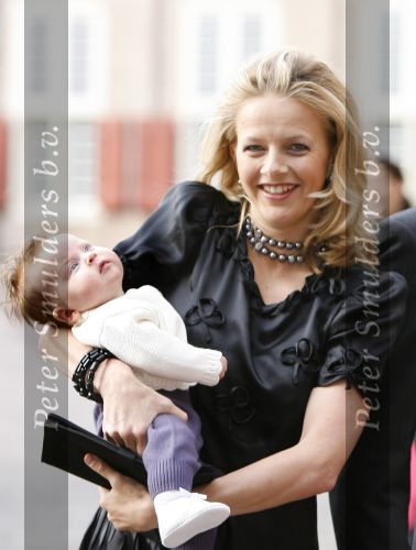 Apeldoorn 8 oktober 2006
Doop Prinses Leonore in het Loo in Apeldoorn.
Prinses Mabel en Prins Constantijn met hun kinderen Luana en Zaria
Peter Smulders bv