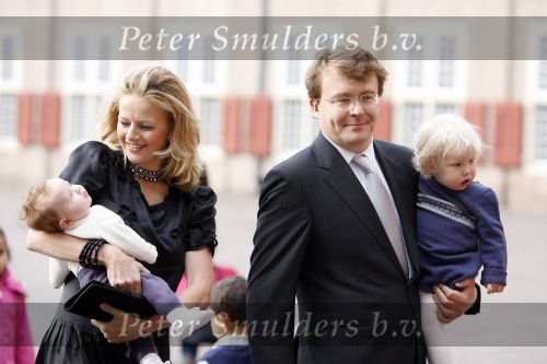 Apeldoorn 8 oktober 2006
Doop Prinses Leonore in het Loo in Apeldoorn.
Prinses Mabel en Prins Constantijn met hun kinderen Luana en Zaria
Peter Smulders bv