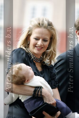 Apeldoorn 8 oktober 2006
Doop Prinses Leonore in het Loo in Apeldoorn.
Prinses Mabel en Prins Constantijn met hun kinderen Luana en Zaria
Peter Smulders bv