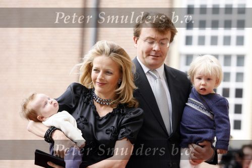 Apeldoorn 8 oktober 2006
Doop Prinses Leonore in het Loo in Apeldoorn.
Prinses Mabel en Prins Constantijn met hun kinderen Luana en Zaria
Peter Smulders bv