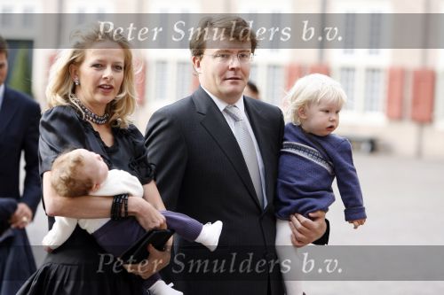 Apeldoorn 8 oktober 2006
Doop Prinses Leonore in het Loo in Apeldoorn.
Prinses Mabel en Prins Constantijn met hun kinderen Luana en Zaria
Peter Smulders bv