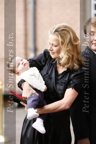 Apeldoorn 8 oktober 2006
Doop Prinses Leonore in het Loo in Apeldoorn.
Prinses Mabel en Prins Constantijn met hun kinderen Luana en Zaria
Peter Smulders bv
