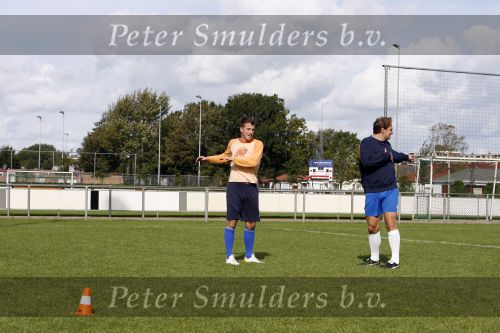 Beverwijk 5 oktober 2006
Rafael v d Vaart aan het revalideren na zijn heup blessure met Ton Pronk.