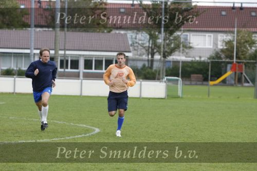 Beverwijk 5 oktober 2006
Rafael v d Vaart aan het revalideren na zijn heup blessure met Ton Pronk.
