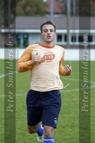 Beverwijk 5 oktober 2006
Rafael v d Vaart aan het revalideren na zijn heup blessure met Ton Pronk.