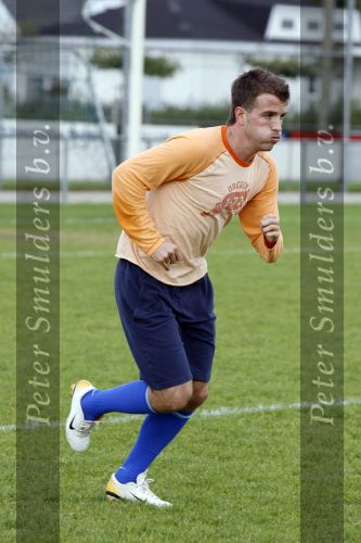 Beverwijk 5 oktober 2006
Rafael v d Vaart aan het revalideren na zijn heup blessure met Ton Pronk.