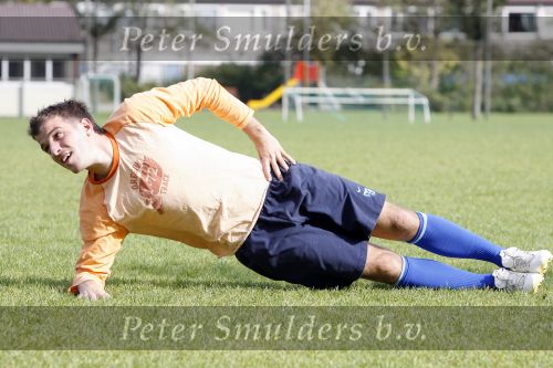 Beverwijk 5 oktober 2006
Rafael v d Vaart aan het revalideren na zijn heup blessure met Ton Pronk.
