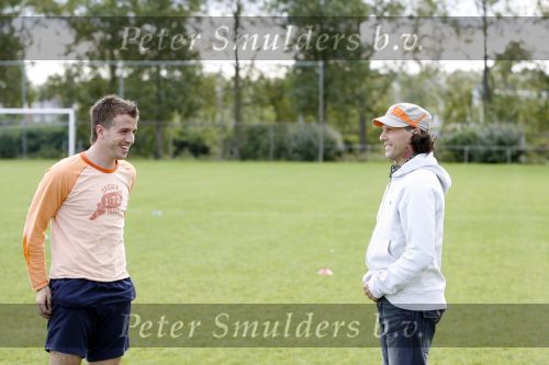 Beverwijk 5 oktober 2006
Rafael v d Vaart aan het revalideren na zijn heup blessure met Ton Pronk.Uli de physioterapeut van HSV