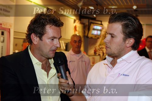Amsterdam 5 oktober 2006
Winston Gerschtanowitz en Kluun bij presentatie Pink Ribbon Samsung en KPN.