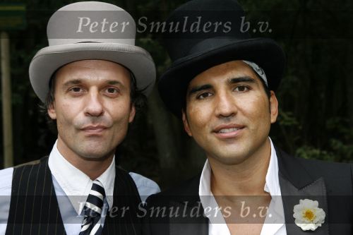 Huizen 17 september 2006
Steve te Pas en Maria Kooistra trouwen.  
Rodrigo Otazu en Eric Kuster
