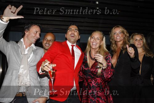 Amsterdam 30 september 2006
feestje A1 grand prix in club Onassis.
Eric Kuster Steve te Pas Rodrigo Otazu Angela Kluivert Inge de Bruijn en Chantal Bles